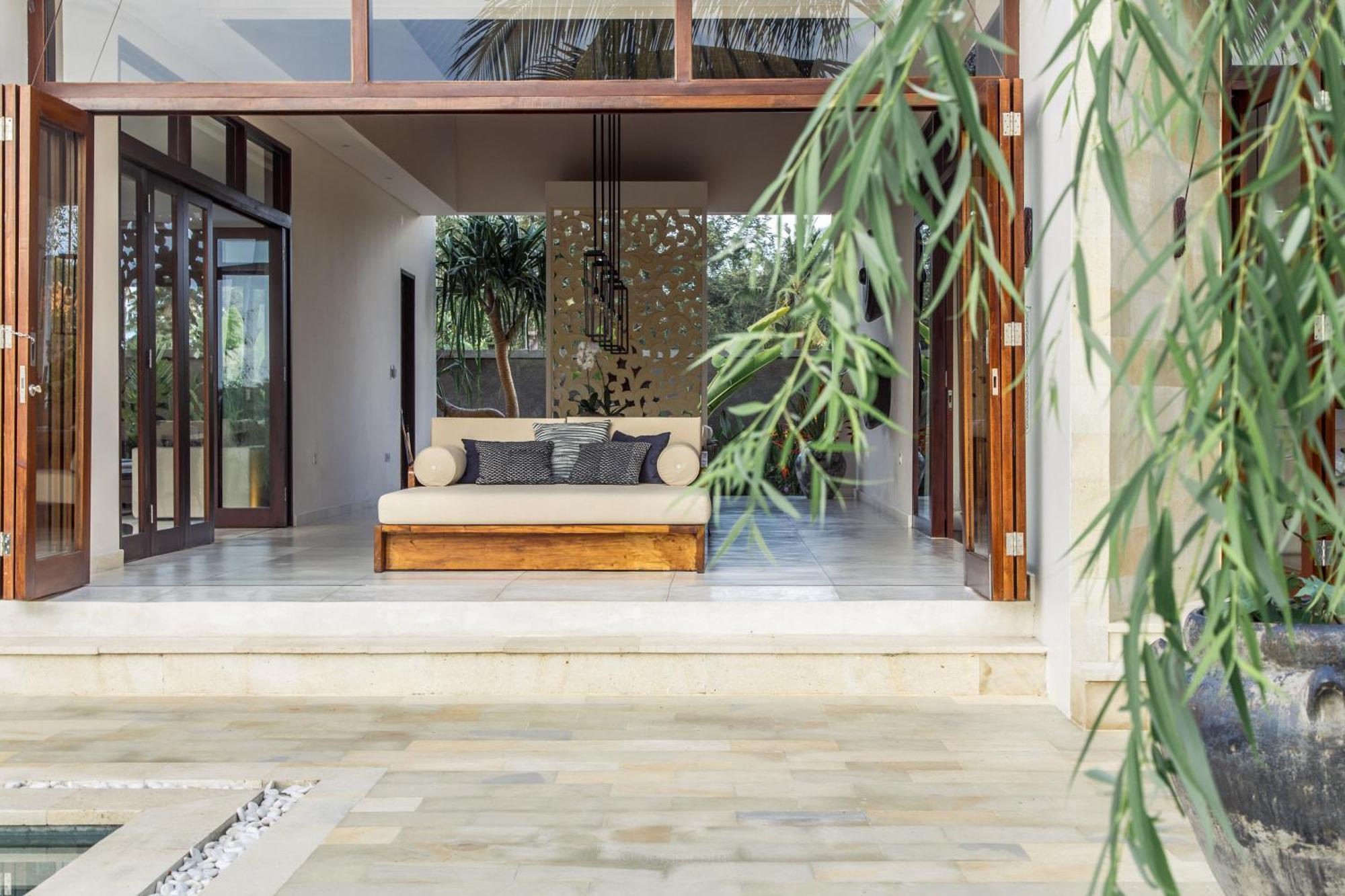 Spacious And Luxury Modern With Huge Garden And Pool विला